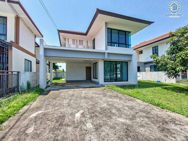 *****บ้านเดี่ยวมือสองย่านกรุงเทพฯ ม.สัมมากร นิมิตใหม่ เนื้อที่กว้าง 90 ตร.ว. ฟังก์ชัน 3 ห้องนอน 3 ห้องน้ำ ที่จอดรถ 3 คัน บ้านพร้อมอยู่ สภาพใหม่เอี่ยม ตั้งบนทำเลเดินทางสะดวก ใกล้ศูนย์การค้าแฟชั่น ไอส์แลนด์ เชื่อต่อถนนหลายสายทั้ง ถนนนิมิตใหม่ ถนนราษฎร์อุทิศ ฯลฯ จองเลย!